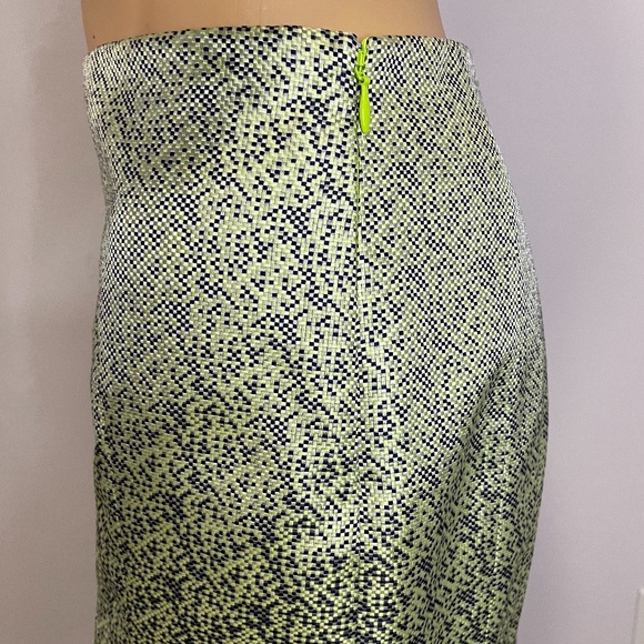 Gorgeous neon green navy gray tiny square jacquard pencil skirt with neon lining - Picture 9 of 13